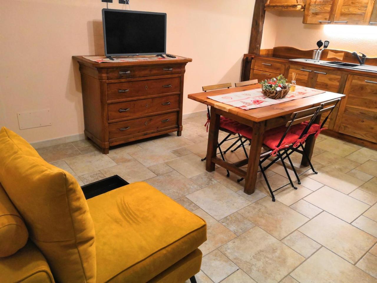 Souvenir De Tsaneli Apartamento Roisan